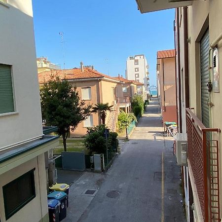 Euroresidence - Piazza Mazzini- 30 Mt Dal Mare - Immobil Relax Jesolo Extérieur photo