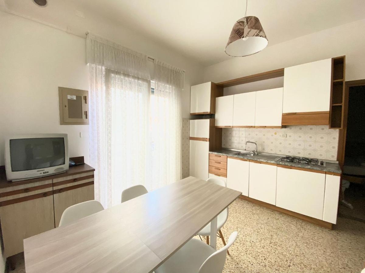 Euroresidence - Piazza Mazzini- 30 Mt Dal Mare - Immobil Relax Jesolo Extérieur photo